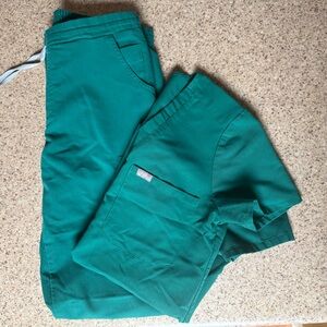 Figs Hunter Green Scrub Set